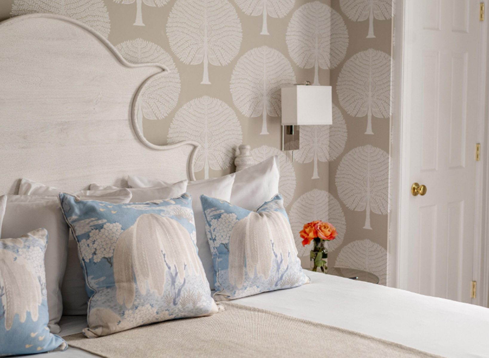 The Putnam Grand Fireplace Suite